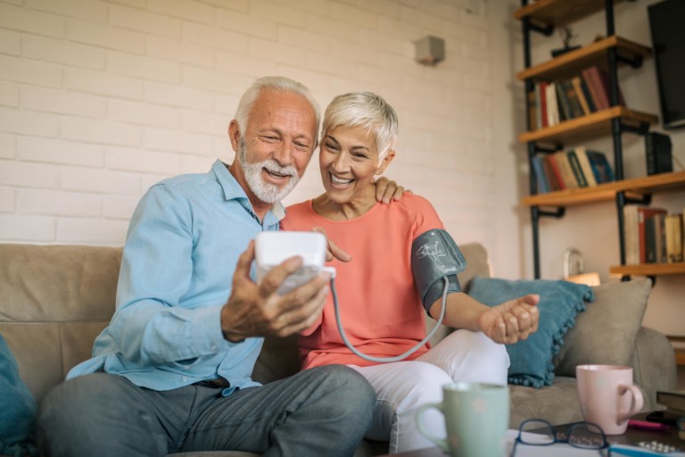 iStock-1055665464-min visuel tensiomètre